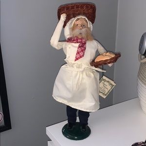 buyers choice the carolers baker